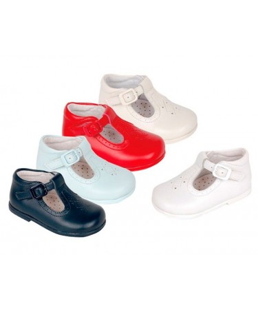 Máquina de recepción blanco lechoso Villano Calzado infantil online. Zapatos para niños. Zapateria infantil